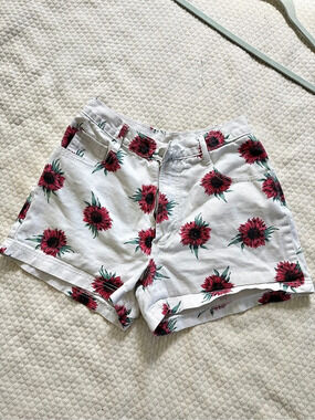NIKI-LEE Floral Jean Shorts in White & Pink